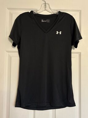 Under Armour Black V-Neck Women's Performance Tee